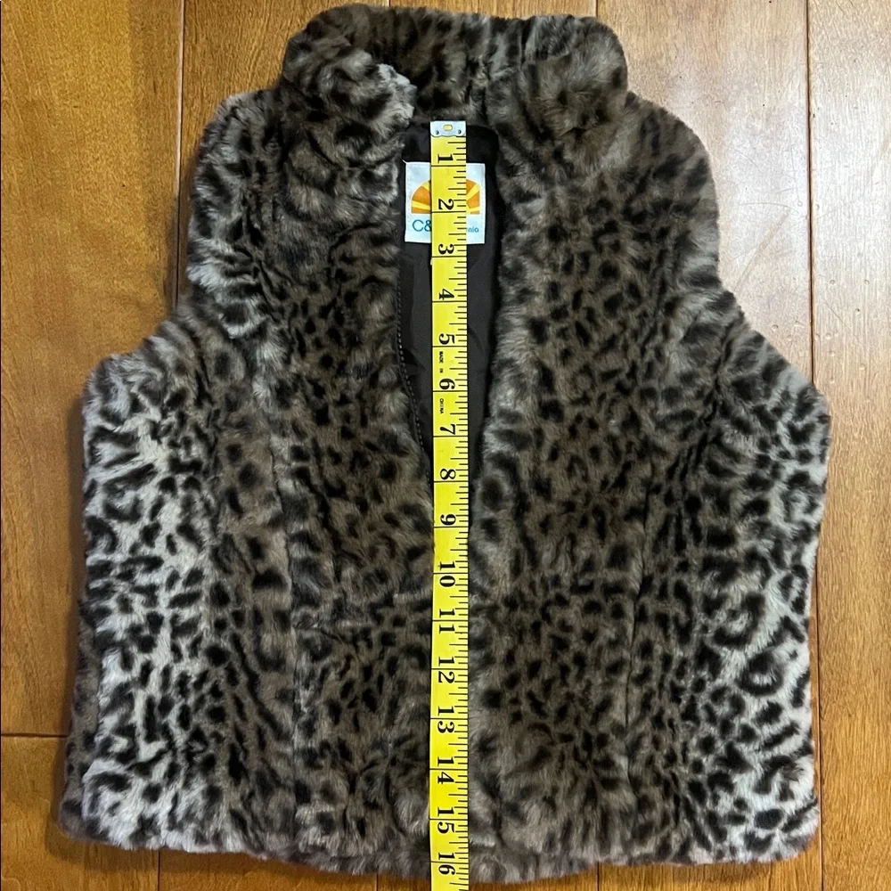 C&C California Kids Faux Fur Leopard Print Vest Size 6 Chic Stylish